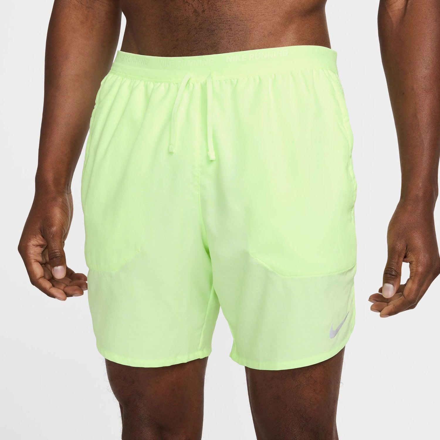Short Nike  Stride Dri-FIT ADV Homme – Jaune Énergie