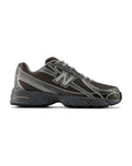 New Balance 740 - Black Metallic