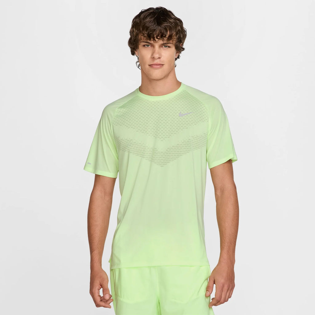 T-shirt Nike Stride Dri-FIT ADV Homme – Jaune Énergie