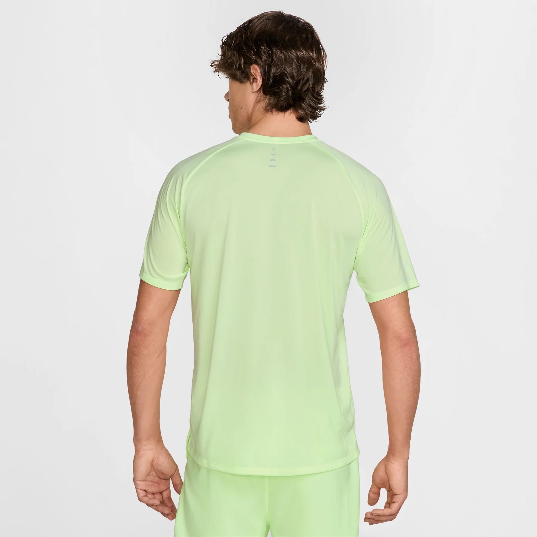 T-shirt Nike Stride Dri-FIT ADV Homme – Jaune Énergie
