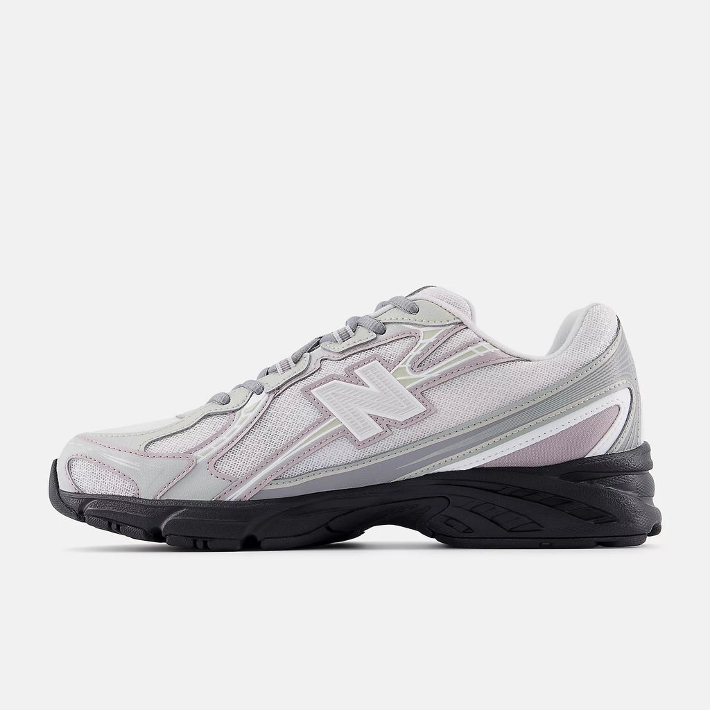New Balance 740 - Silver Metallic