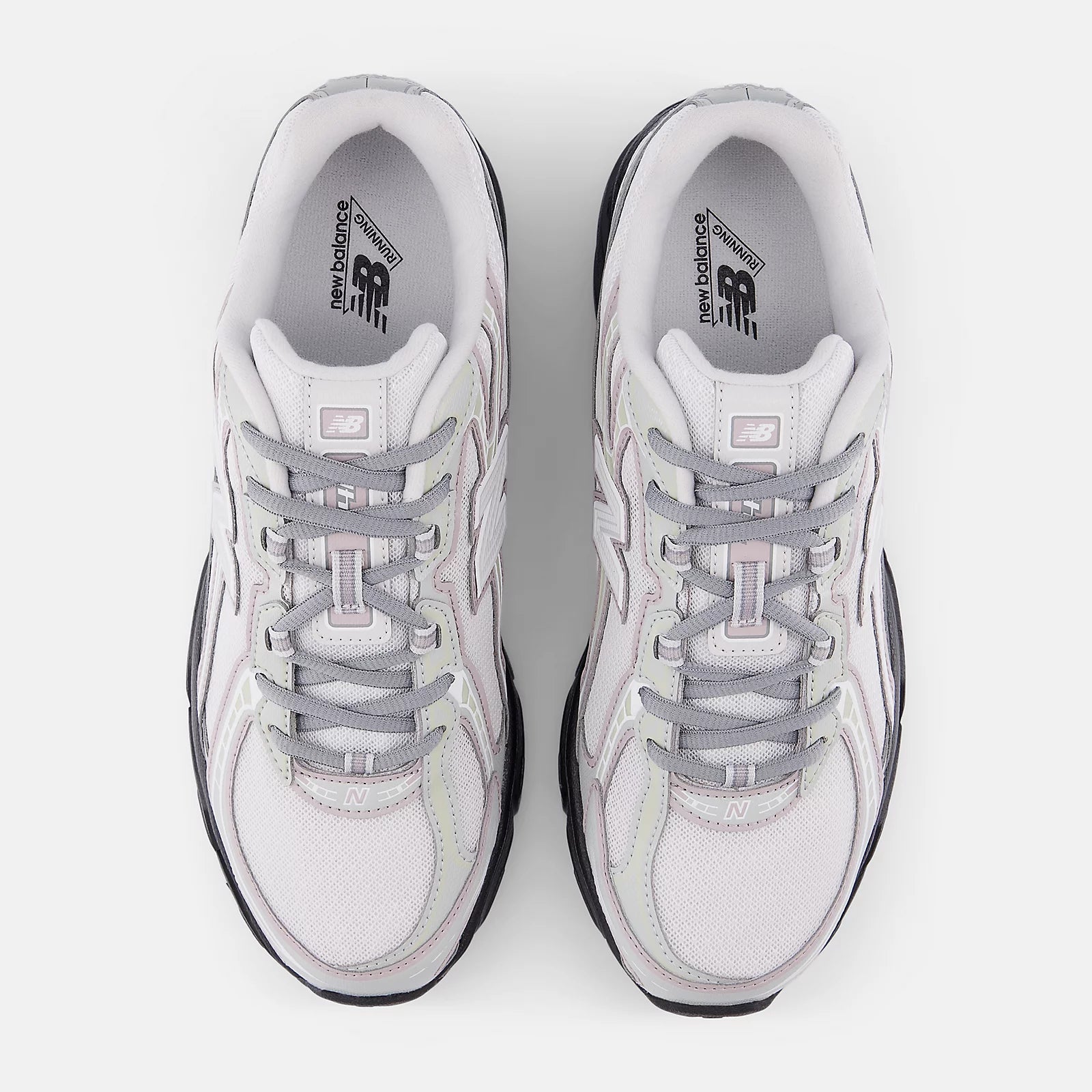 New Balance 740 - Silver Metallic