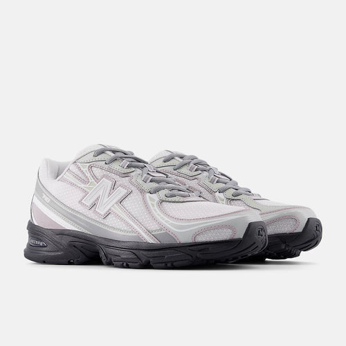 New Balance 740 - Silver Metallic