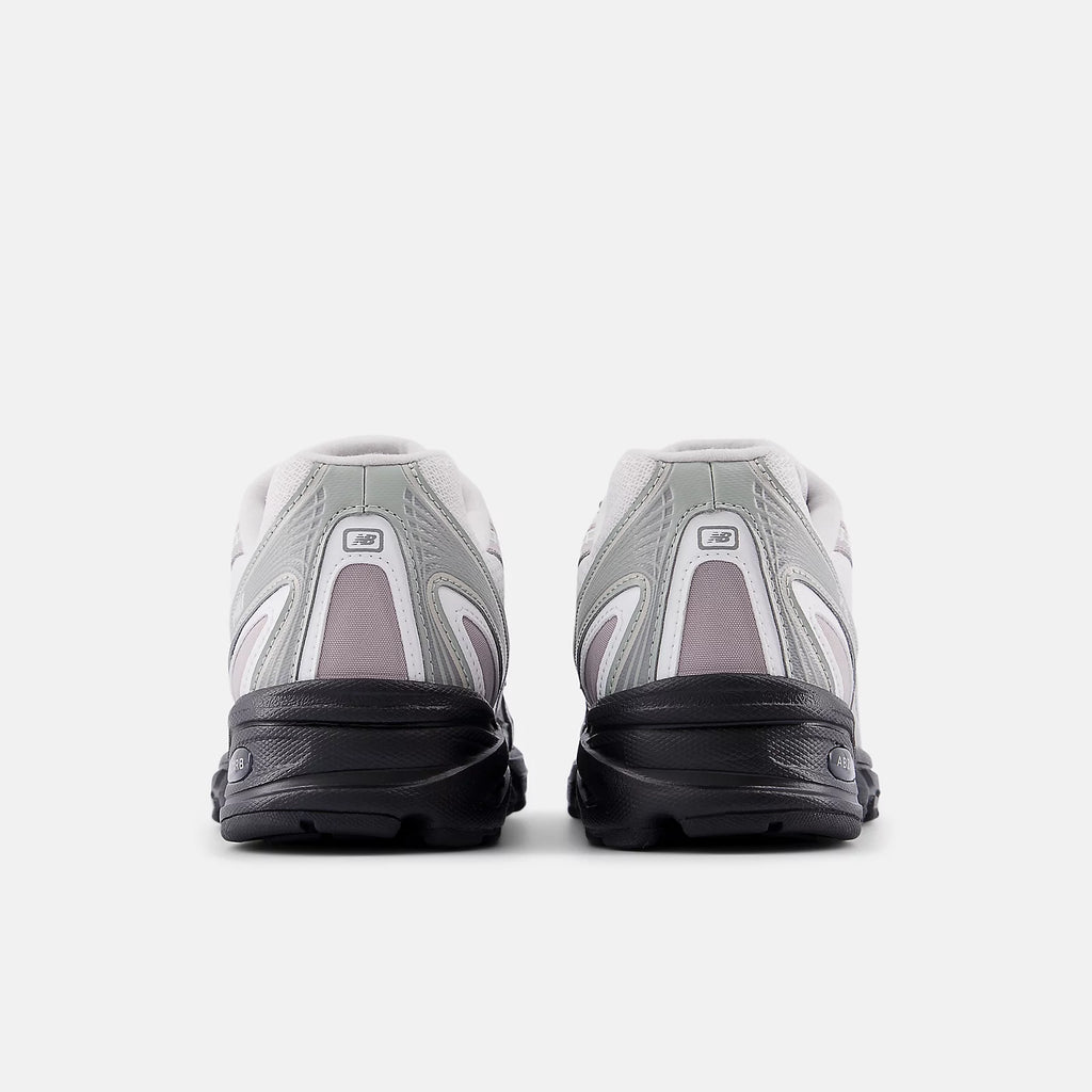 New Balance 740 - Silver Metallic