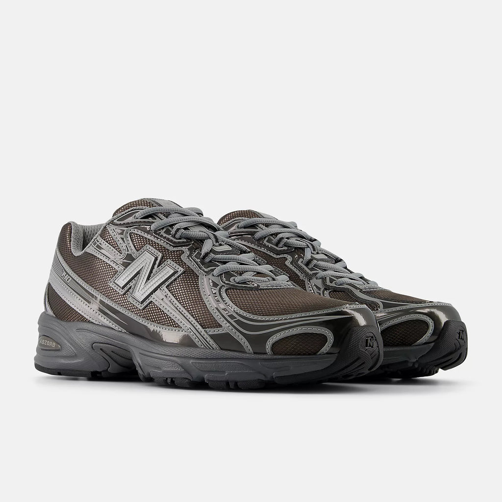 New Balance 740 - Black Metallic